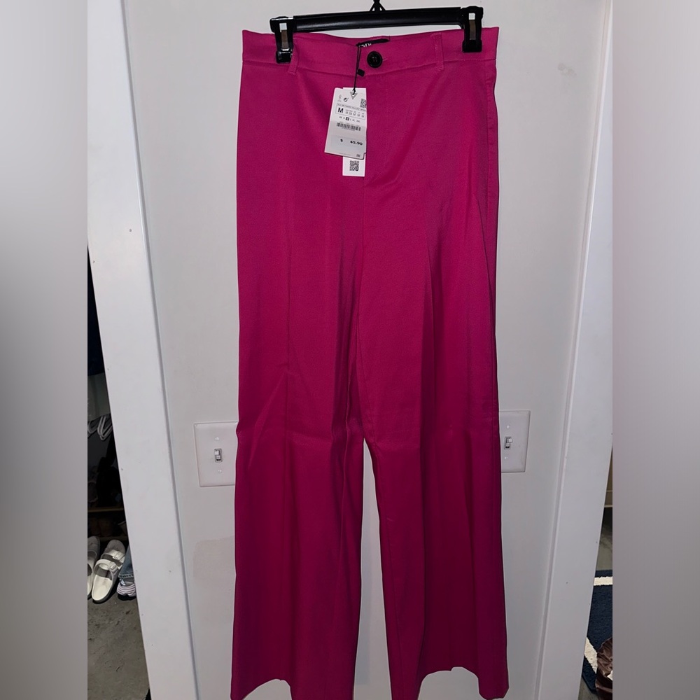 Zara trousers. Size M . Never worn, tags still on
